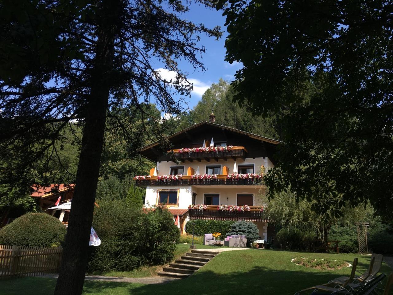 Hotel Karlsdorfer Hof Seeboden Exterior foto